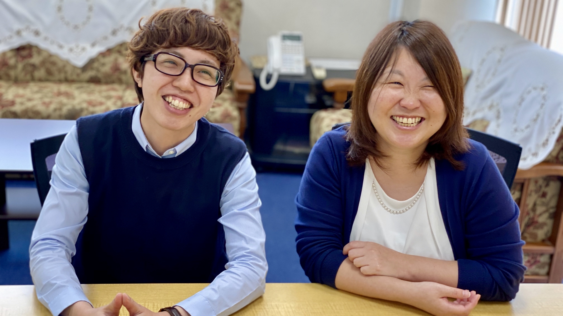 同僚のふたり♪困ったときは、助け合う文化が根づいている会社です。